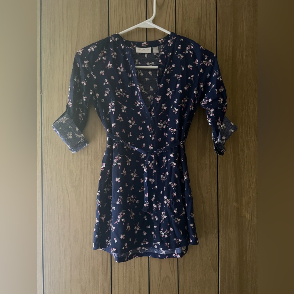 Place Kids Dress, Size 5/6, it’s in great condition.